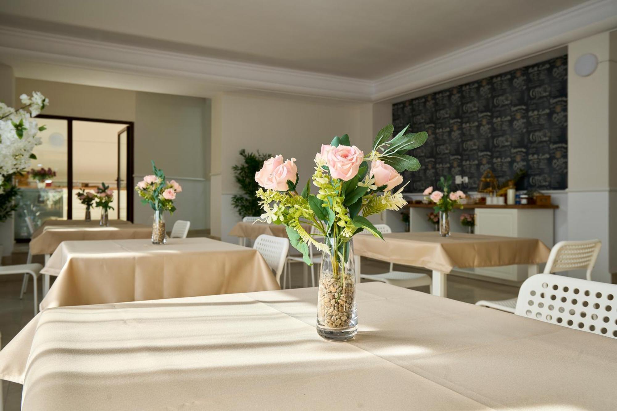Therme Airport Resort Corbeanca Εξωτερικό φωτογραφία